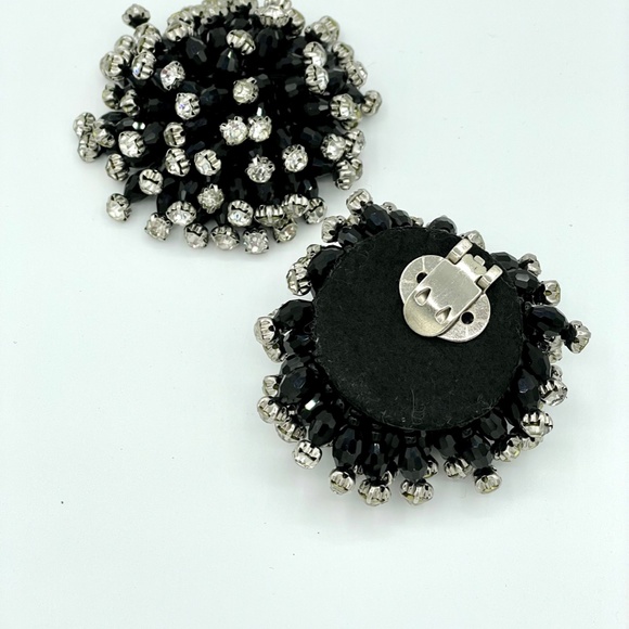 Pair of sparkling aggregates to embellish shoes, jackets or hats. Black & White. - Picture 8 of 16